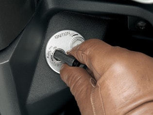 Avenis 125 Schlüsselloch