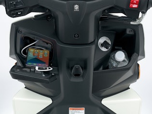 Avenis 125 Macht Platz