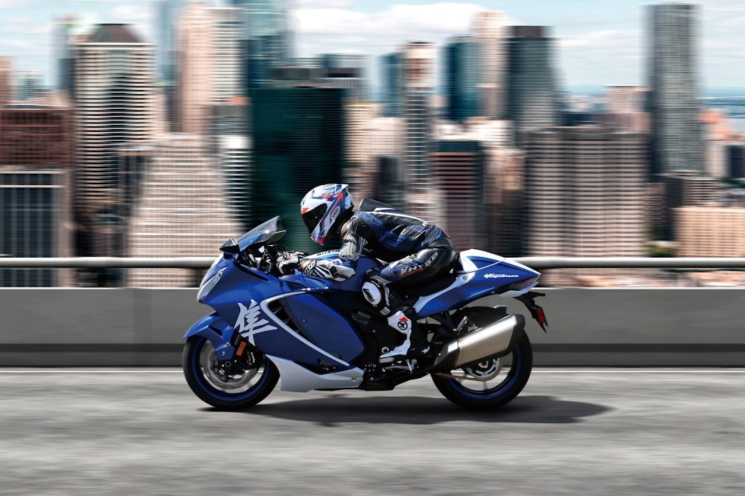 Suzuki Hayabusa mit Rennfahrer