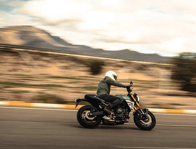 Suzuki GSX-8T in einer Kurve