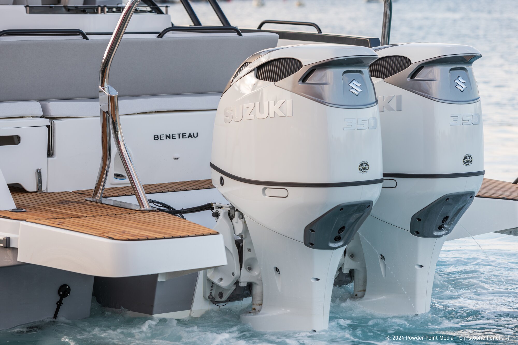 Zwei Suzuki DF350AMD