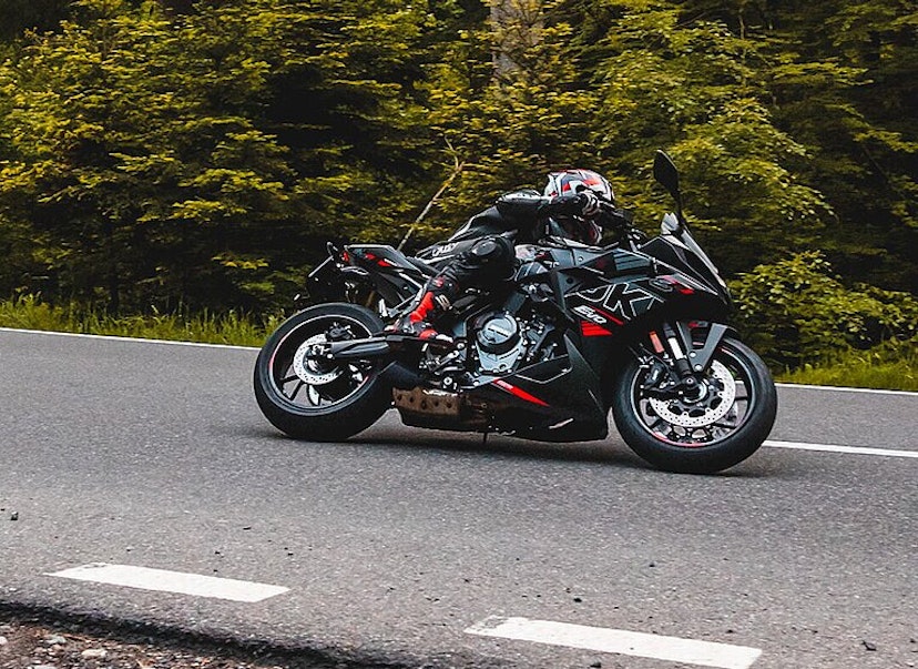 Suzuki Sondermodell GSX-8R schwarz