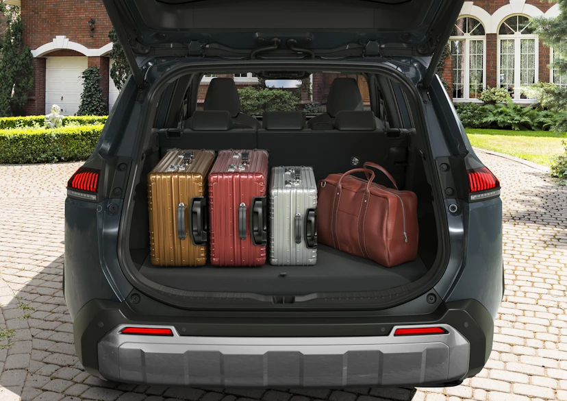 Suzuki Across von vorne in Grossstadt