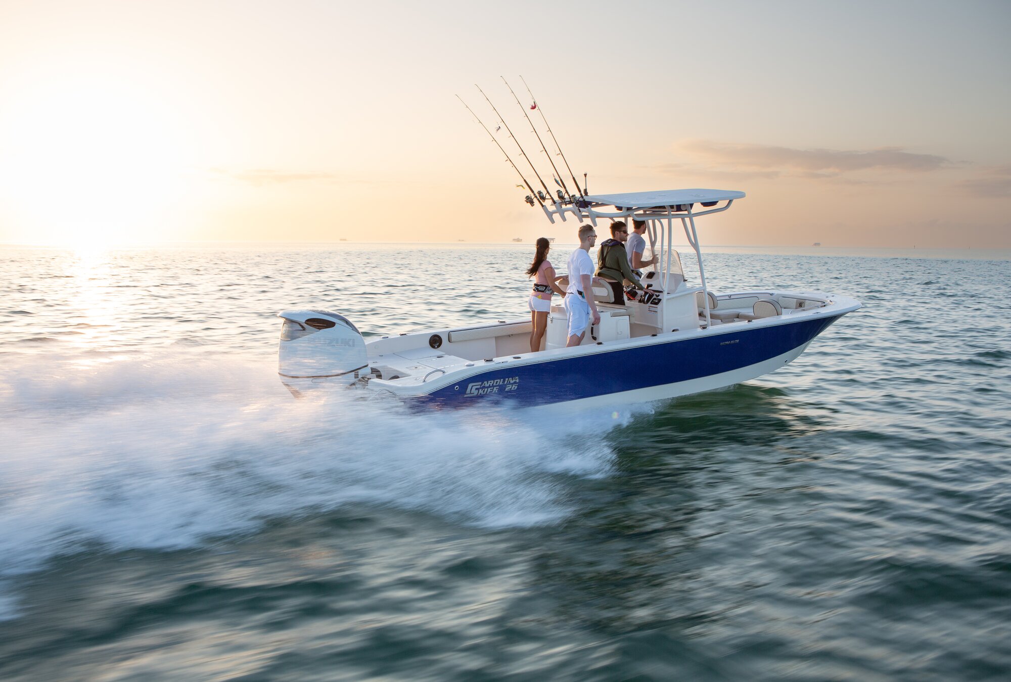 Mann und Frau auf einem Boot