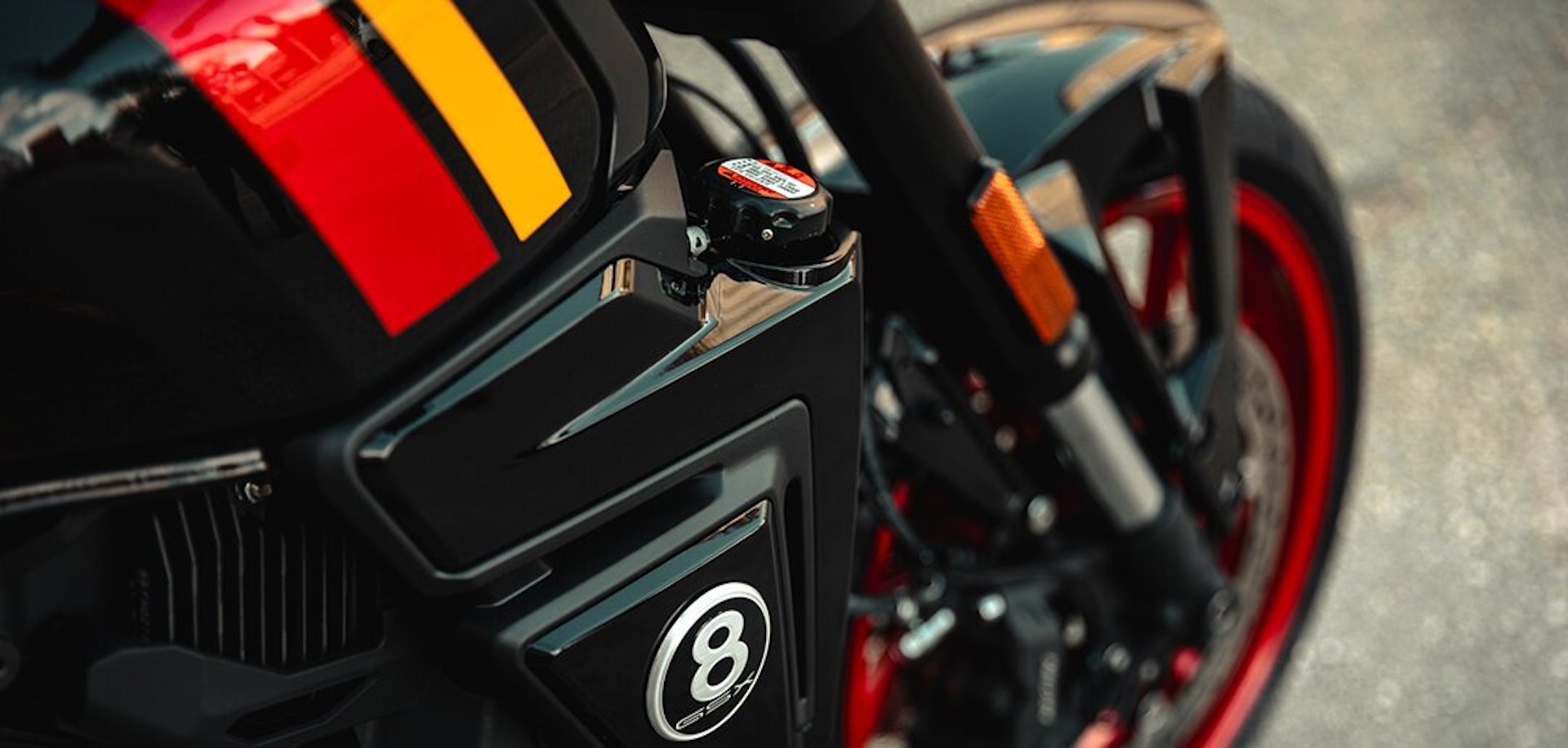 Suzuki Hayabusa mit Rennfahrer