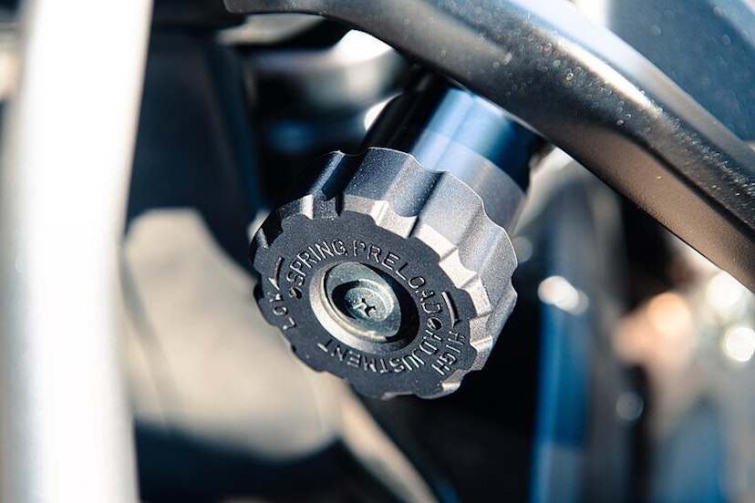 Suzuki V Storm 800 Spring Preload