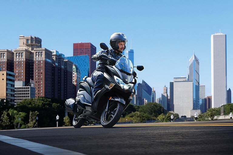 Fahrender Suzuki Burgman Street 125EX