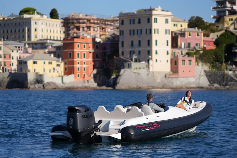 Mann Auf einem Angelboot