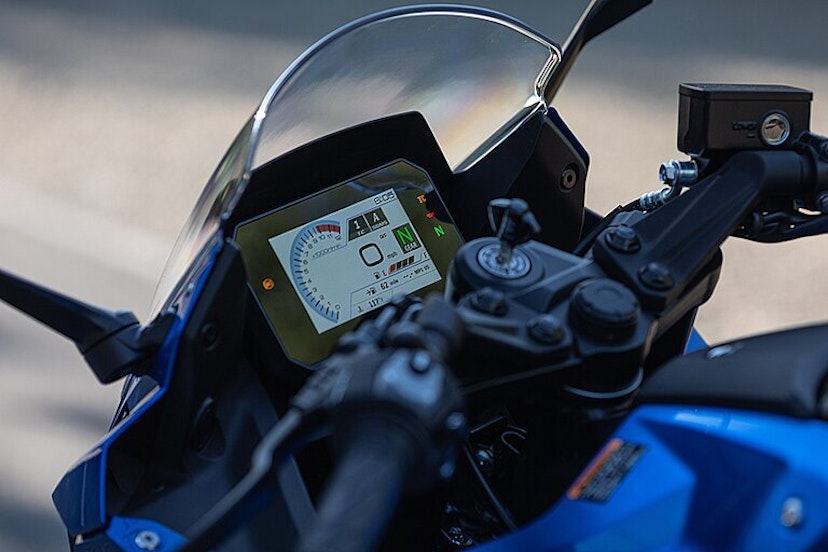 Suzuki GSX-8R Display