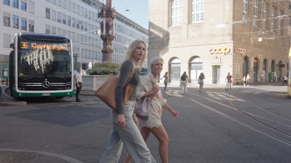 2 Promis laufen durch Basel