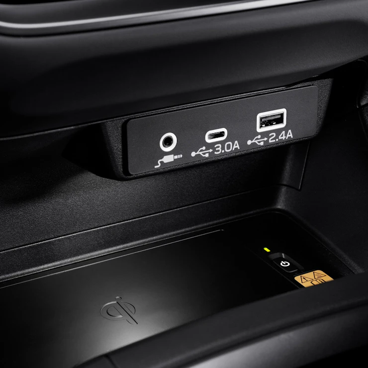 USB-Anschlüsse vorn (Typ A und C)