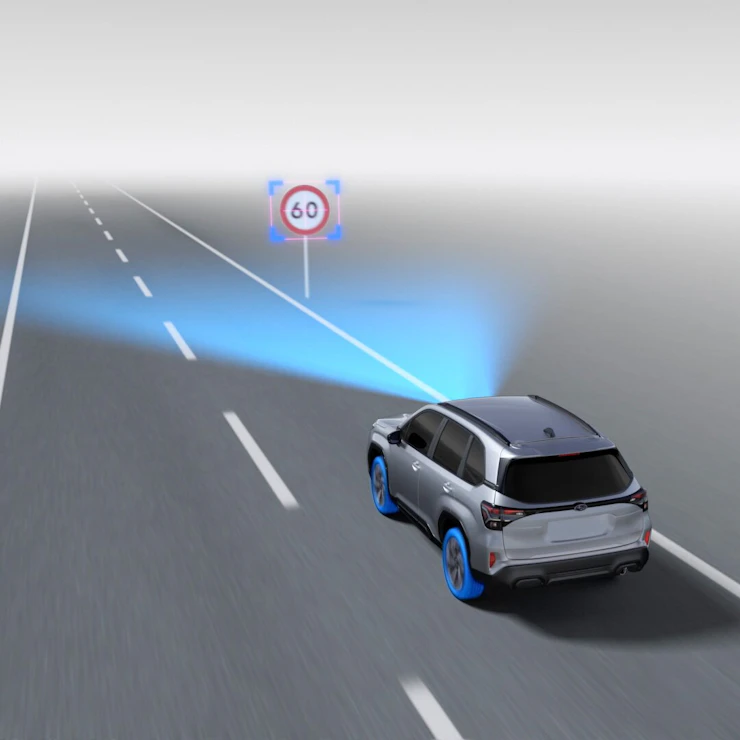 Intelligente adaptive Geschwindigkeitsregelung / Verkehrszeichenerkennung