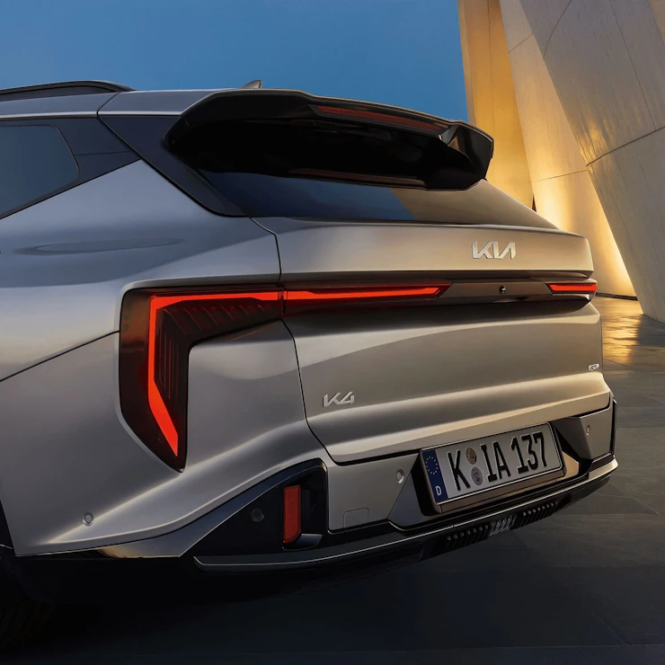 Heckansicht des Kia K4