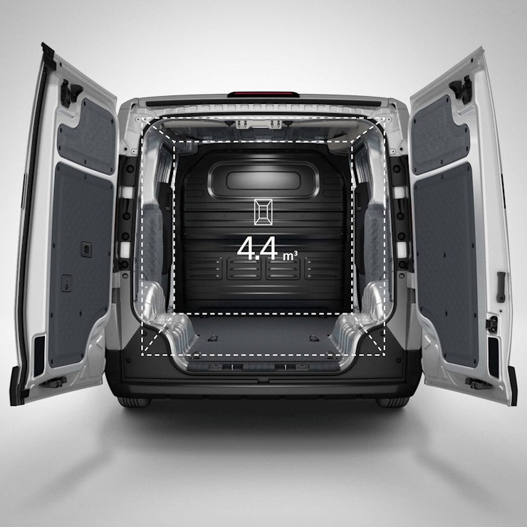 Ansicht des Laderaums des Kia PV5 Cargo von hinten mit einem Ladevolumen von 4,4 m³
