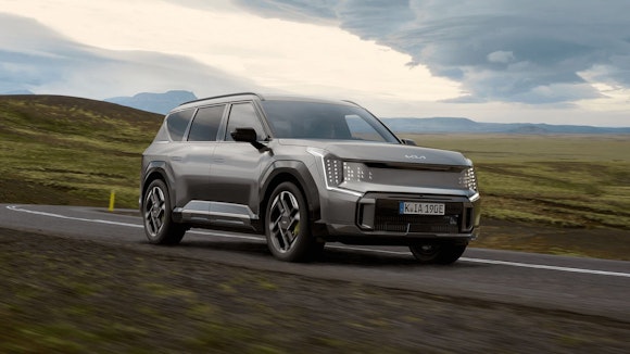 Der Kia EV9 GT auf der Strasse