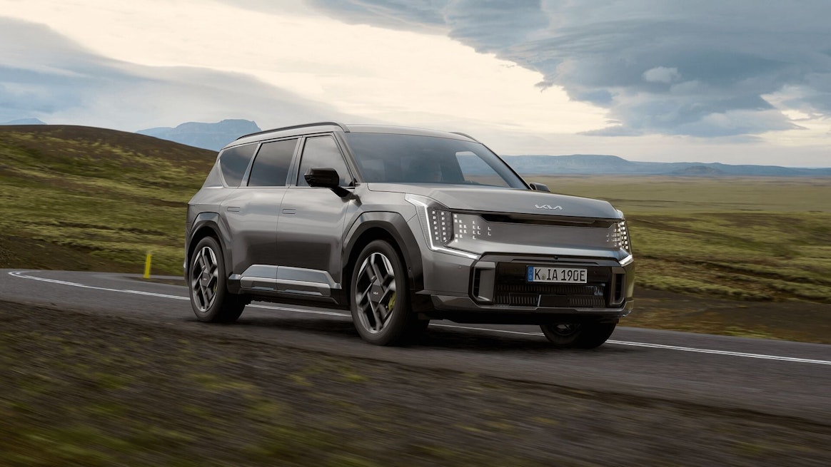 Der Kia EV9 GT auf der Strasse