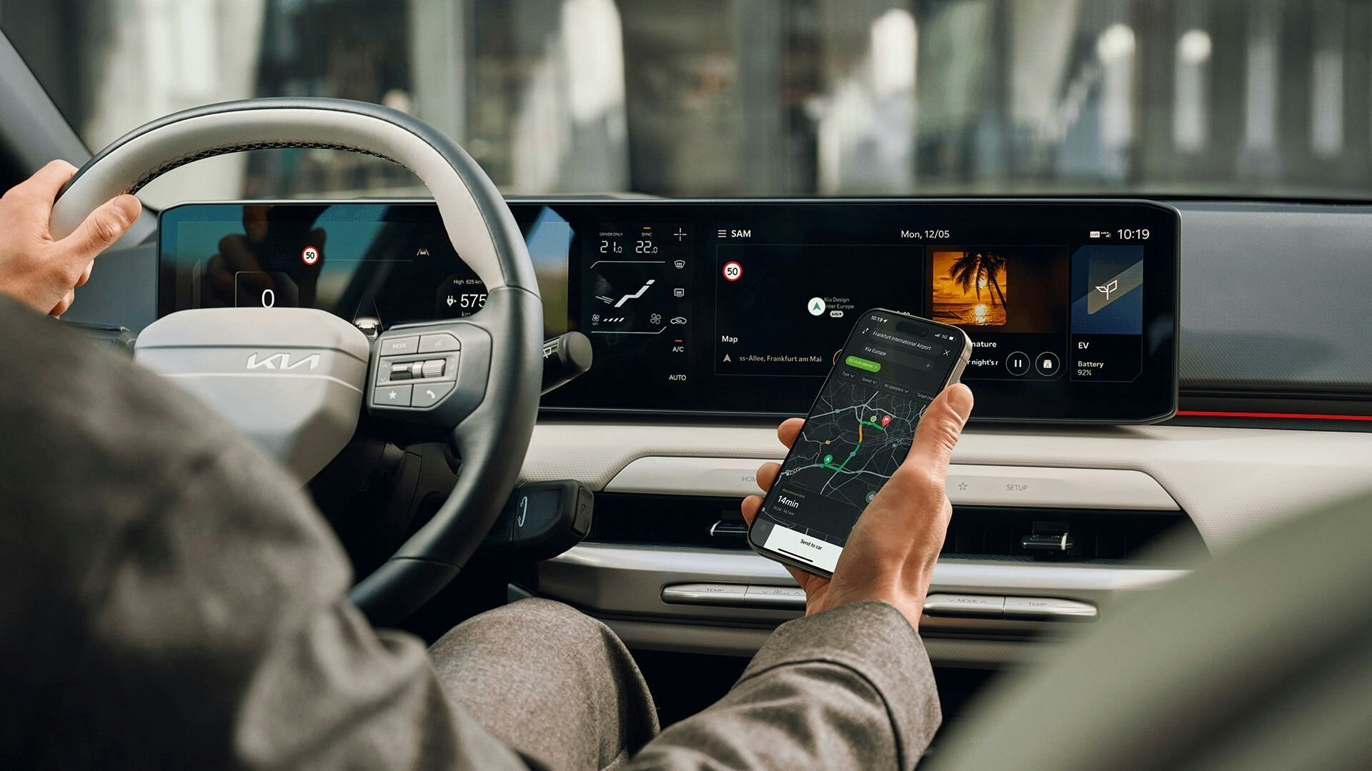 Innenansicht, mit Handy Technolgie verbunden