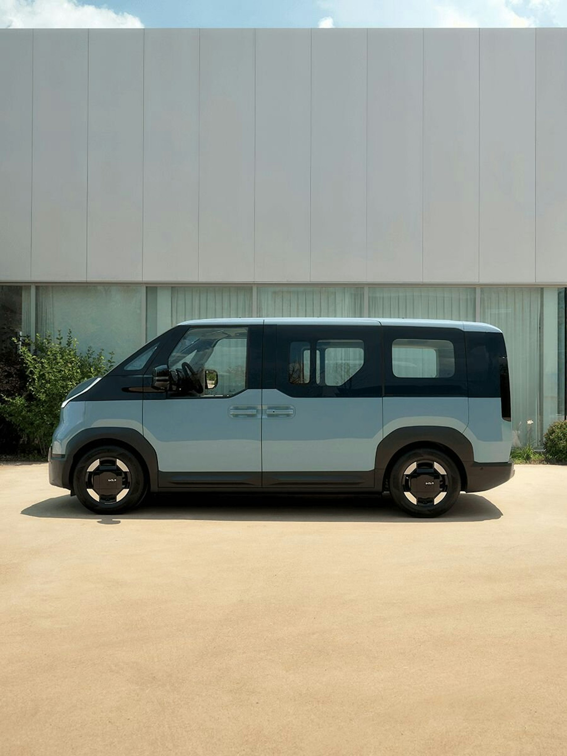 Seitenansicht des Kia PV5 Passenger