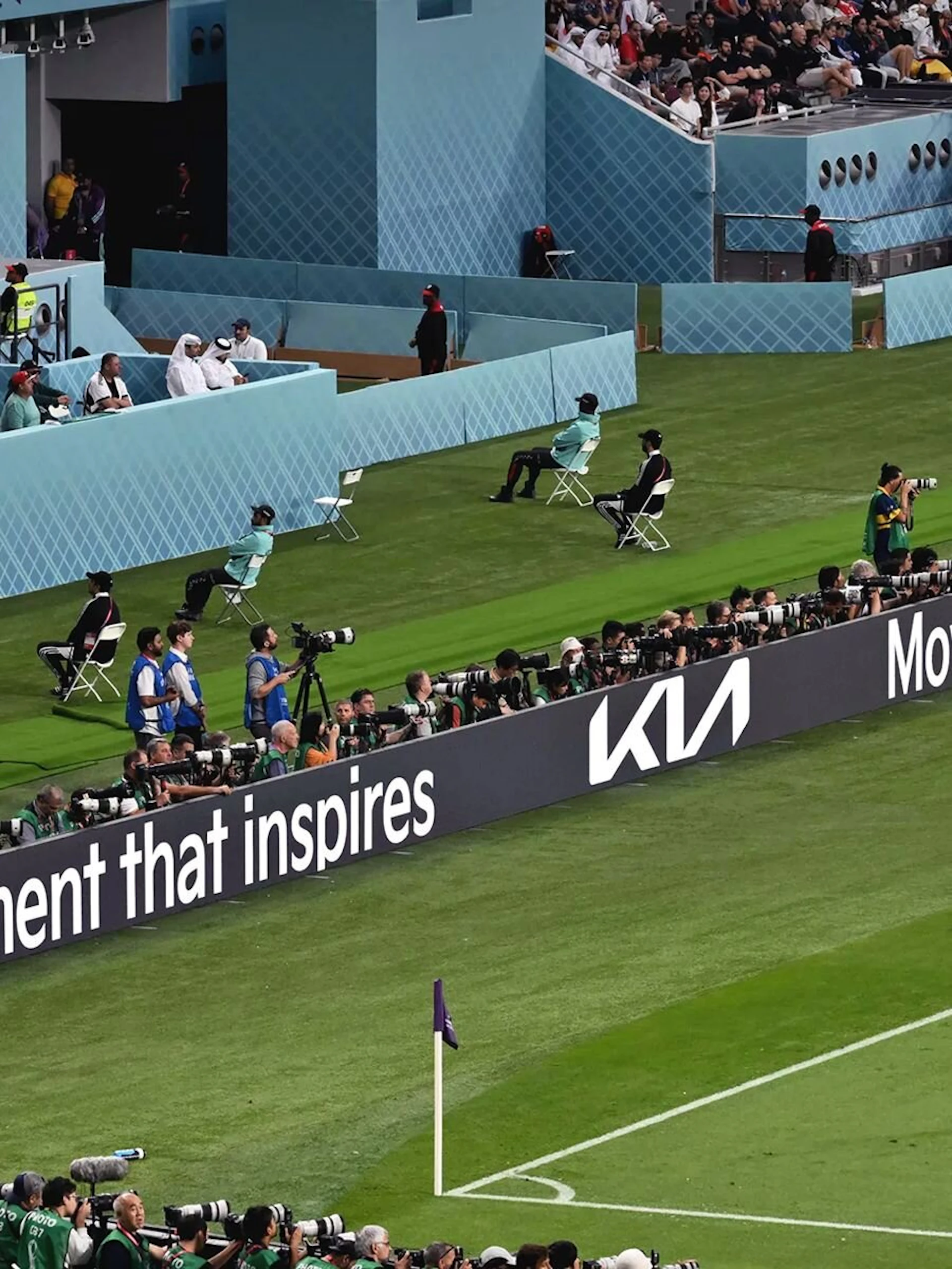 Fussballstadion mit Kia Werbebanden