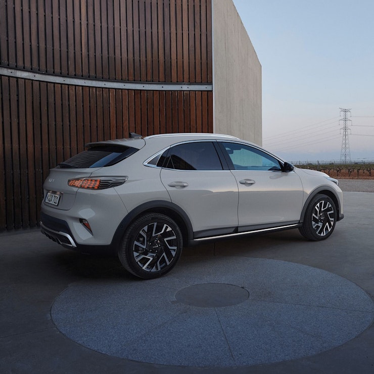 Seitliche Ansicht des Kia XCeed
