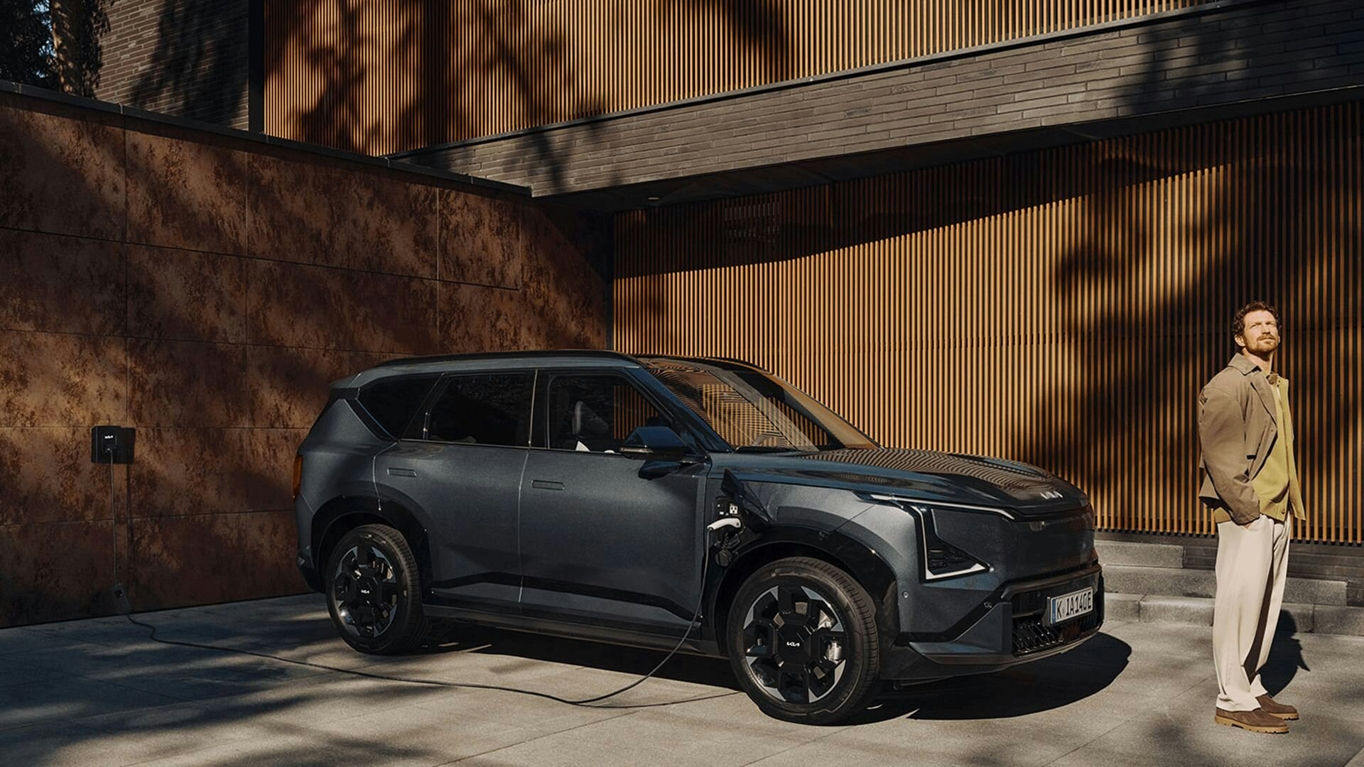 Der Kia EV5 an der Ladestation