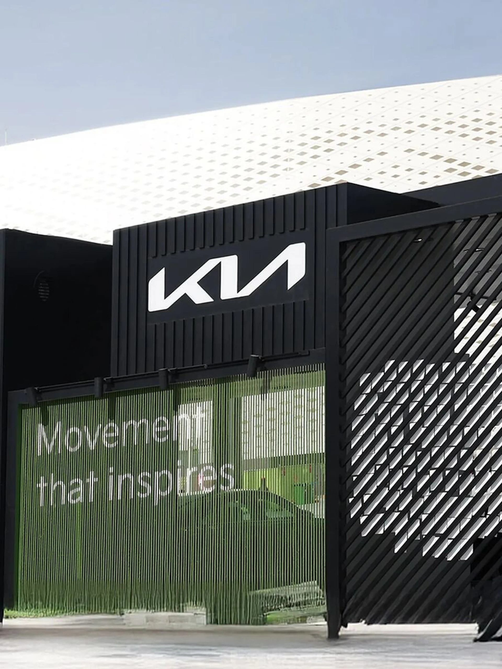 Aussenansicht eines Ausstellungsbereichs von Kia
