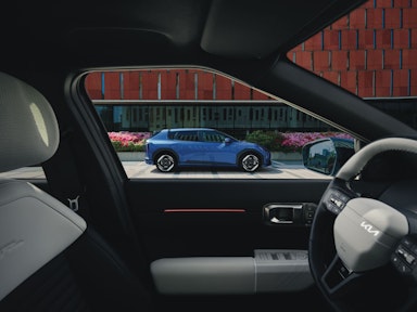 Seitliche Ansicht des New Kia EV4