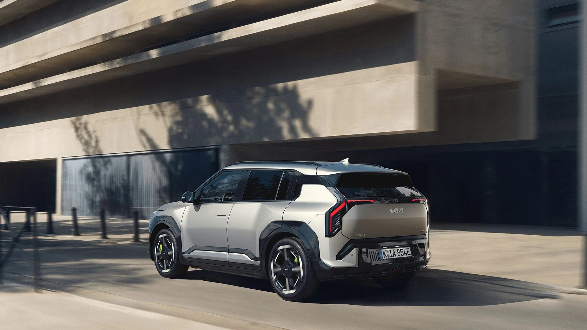 Heckansicht des Kia EV3 GT