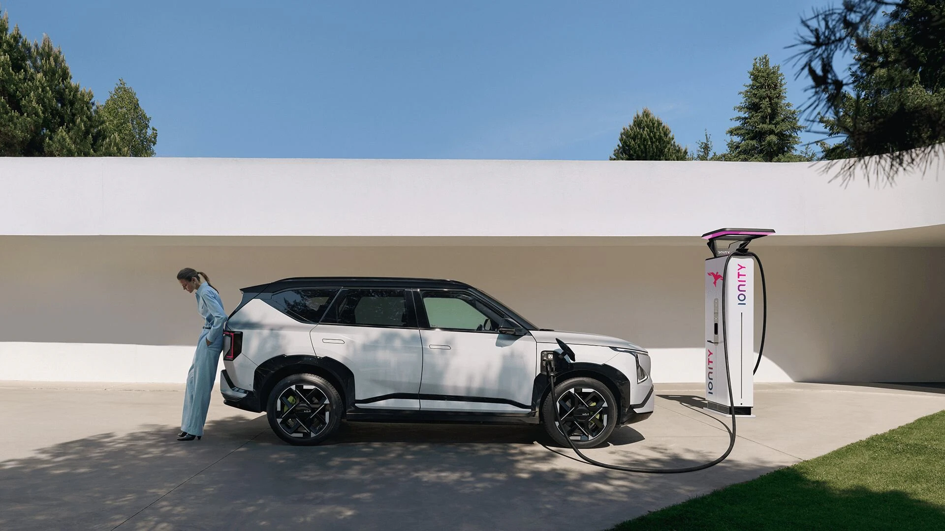 Seitliche Ansicht des Kia EV5 GT
